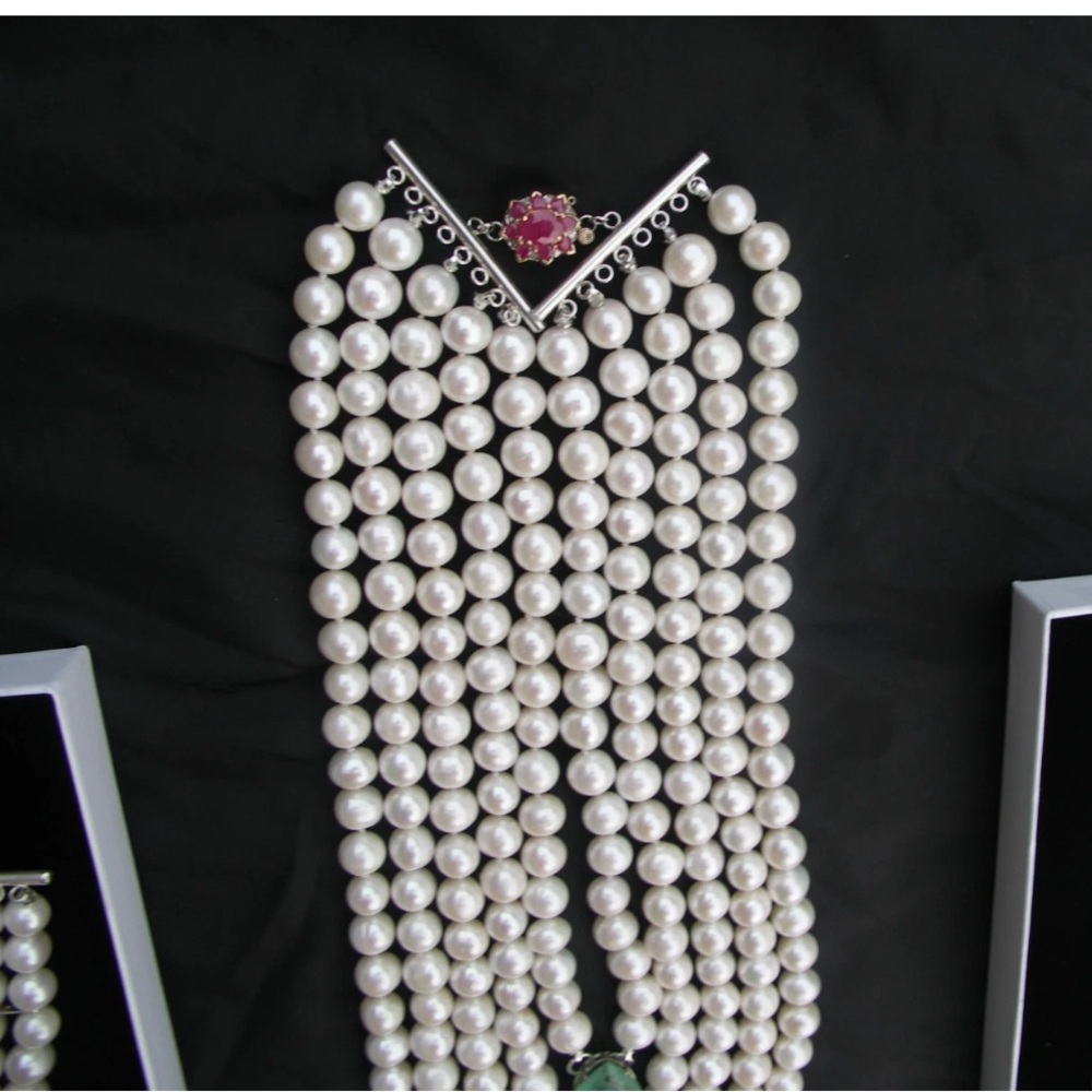 New Huge 14k gold 5 strand 10mm cultured pearl & 101.76 carat  Emerald bracelet - Picture 5 of 12